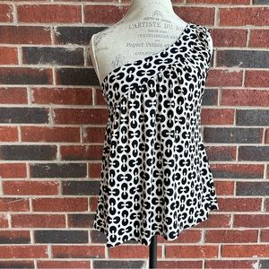 Junior’s Forever Brand One shoulder Blouse, Size L